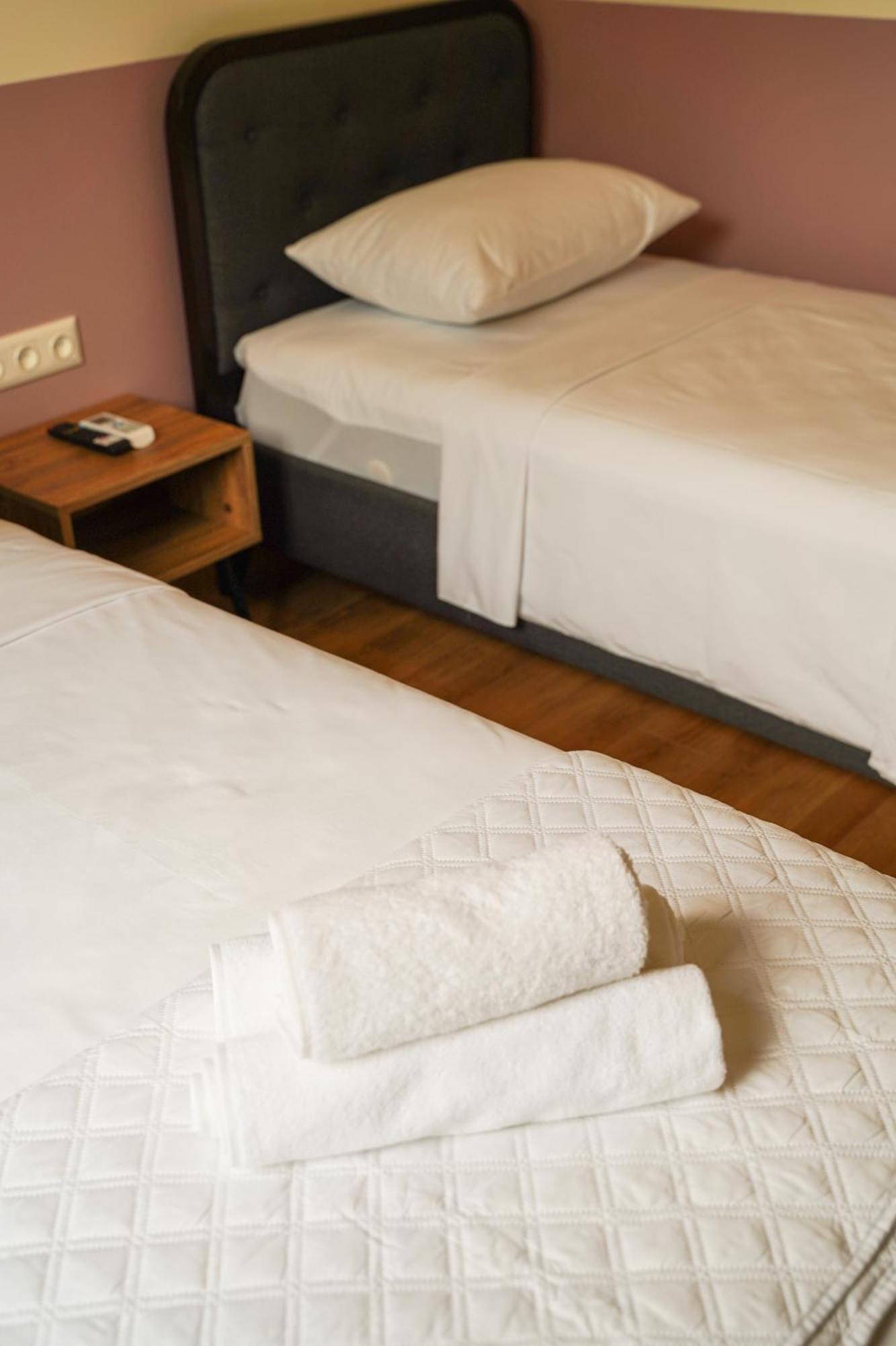 Dro Hotel คูทายสิ ภายนอก รูปภาพ